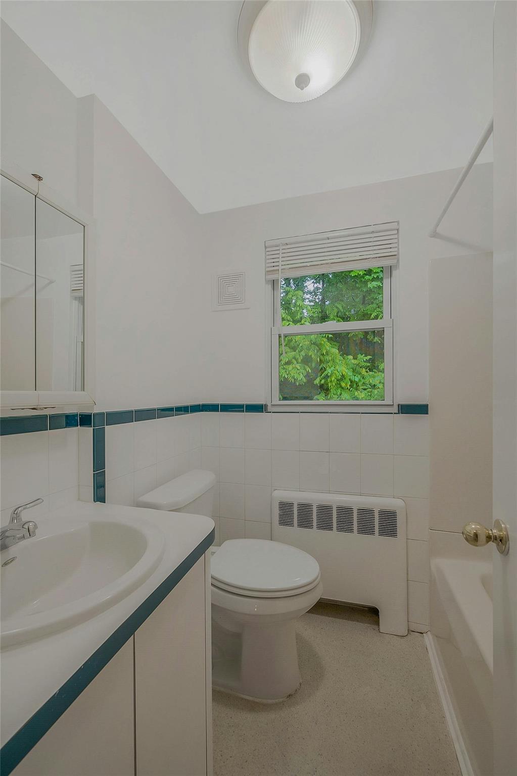 155 Woodbury Road, Huntington, New York image 22