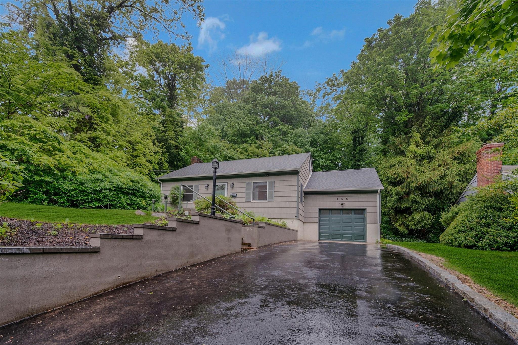 155 Woodbury Road