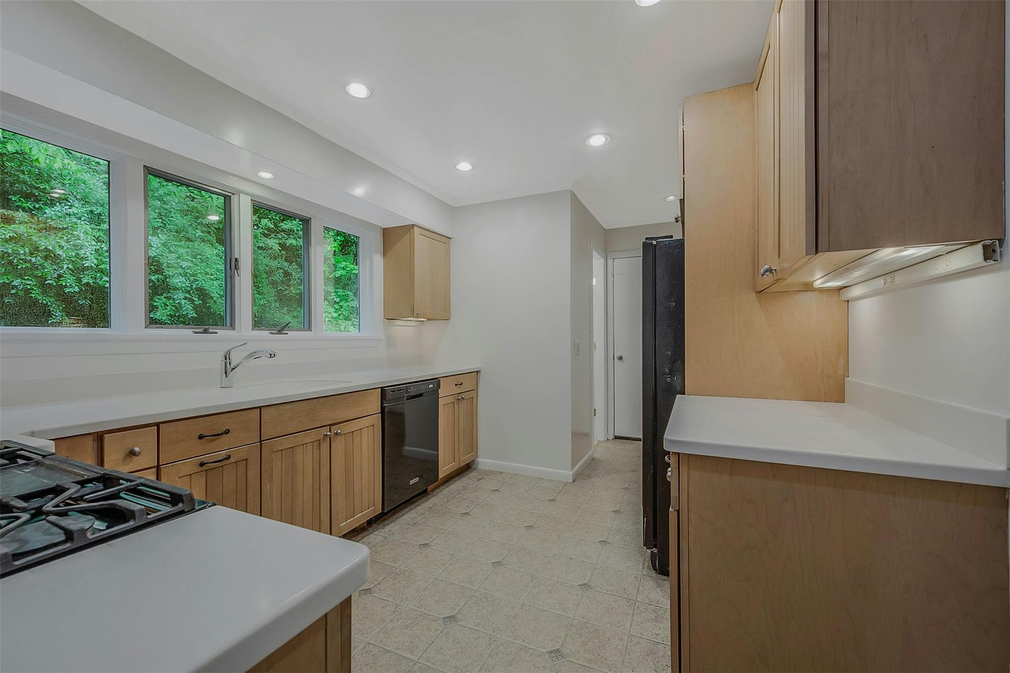 155 Woodbury Road, Huntington, New York image 11