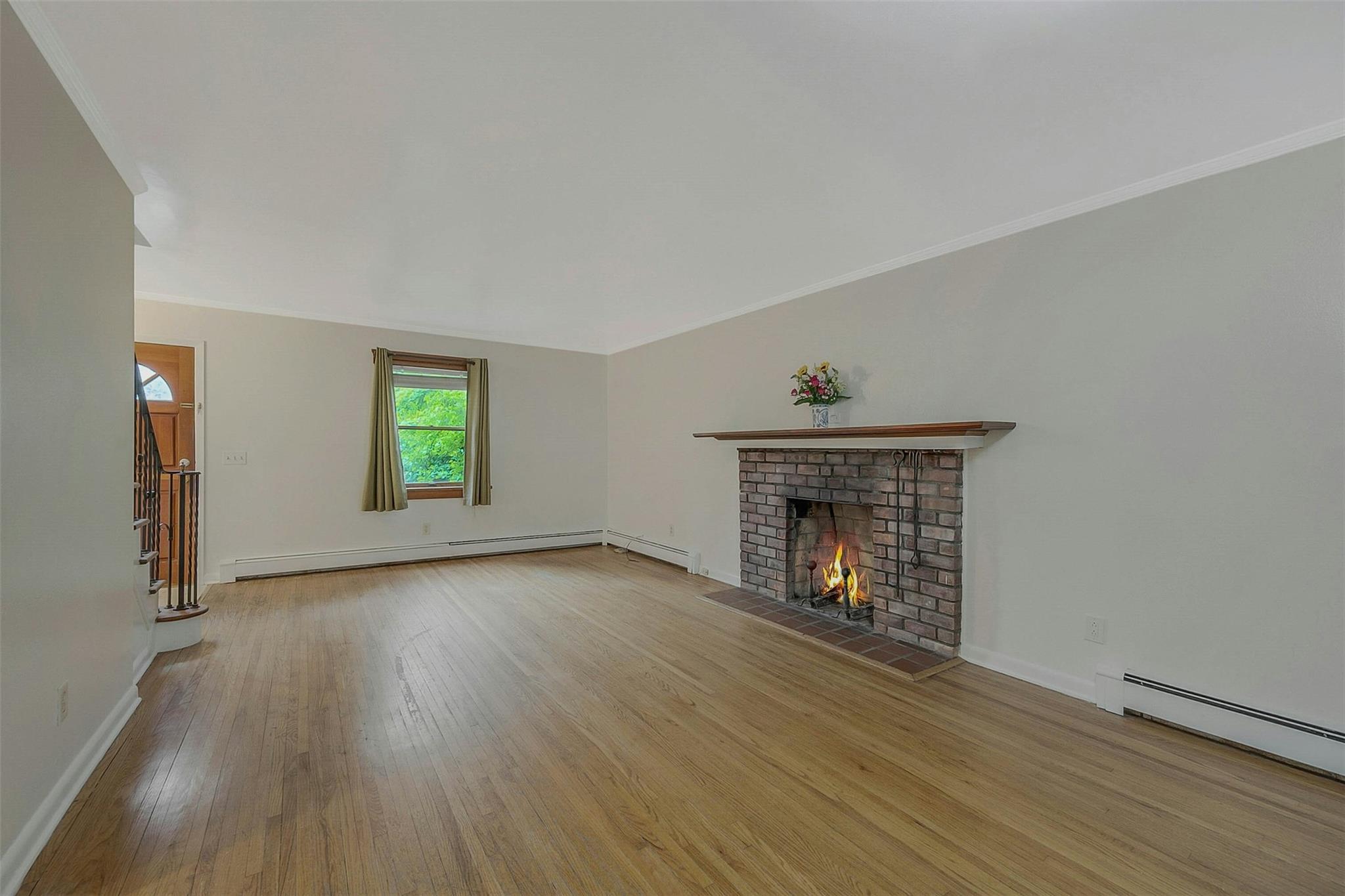 155 Woodbury Road, Huntington, New York image 10