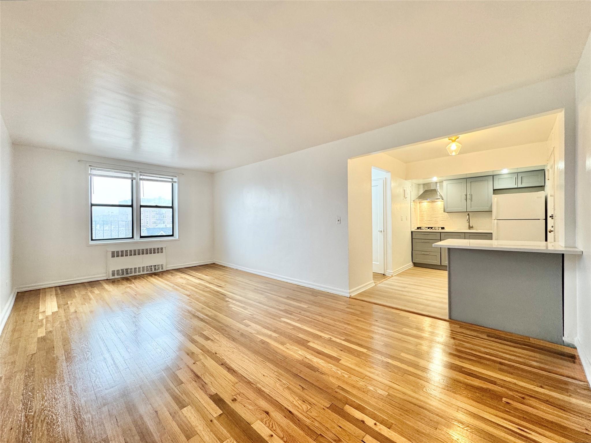 51st Avenue 4E, Elmhurst, Queens, NY - 1 Bedrooms  
1 Bathrooms  
4 Rooms - 