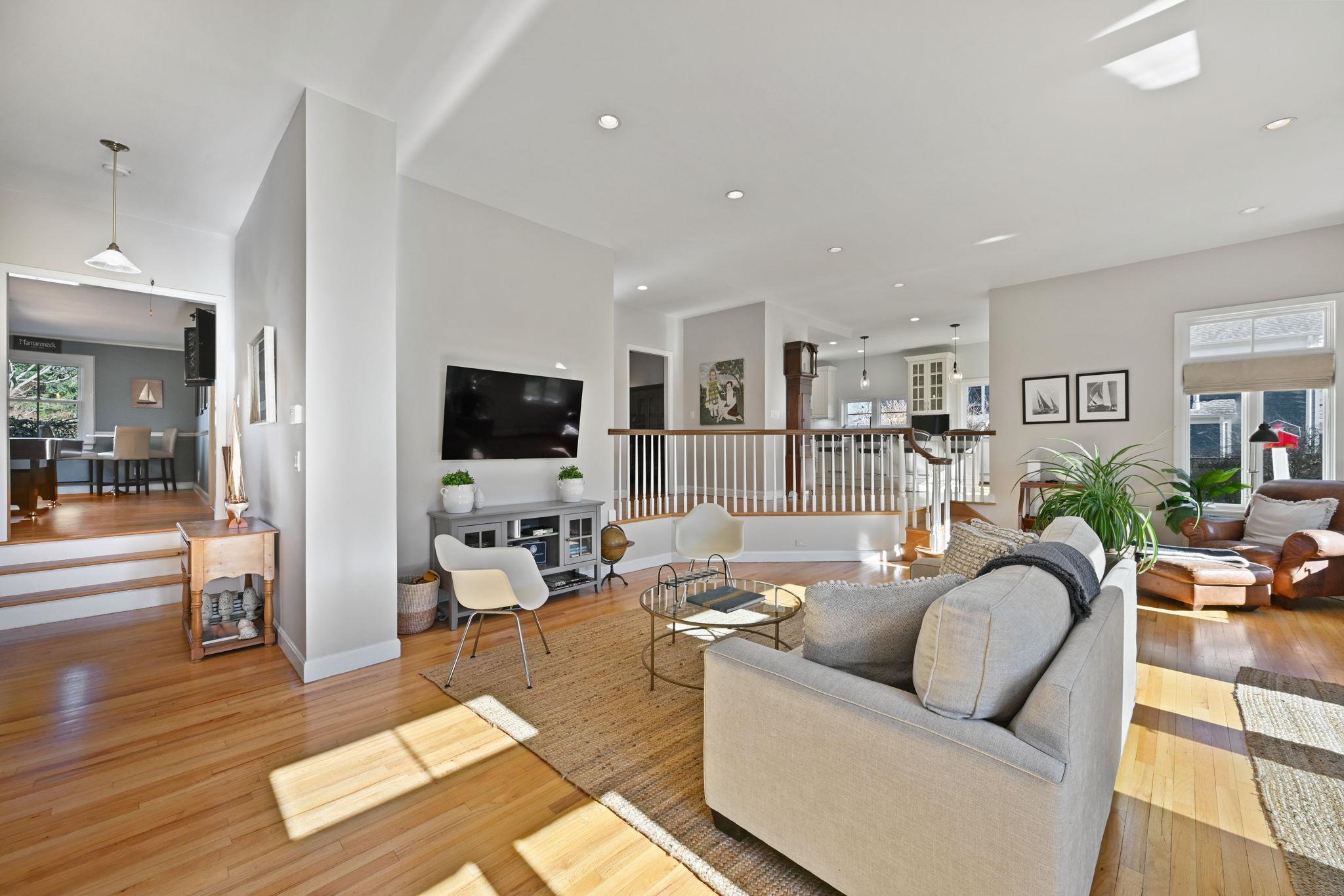 242 Melbourne Avenue, Mamaroneck, New York image 15