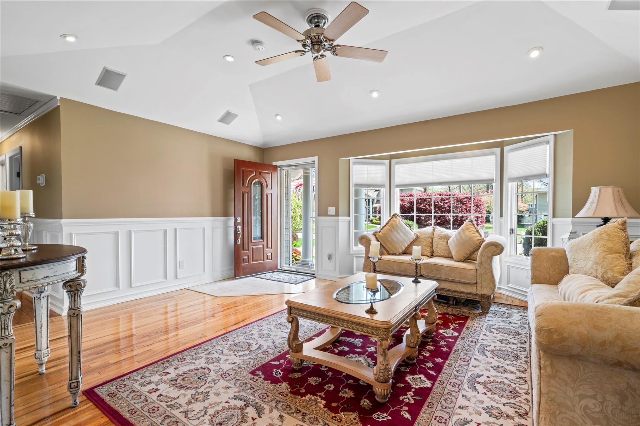 8 Raven Drive, Commack, New York image 8
