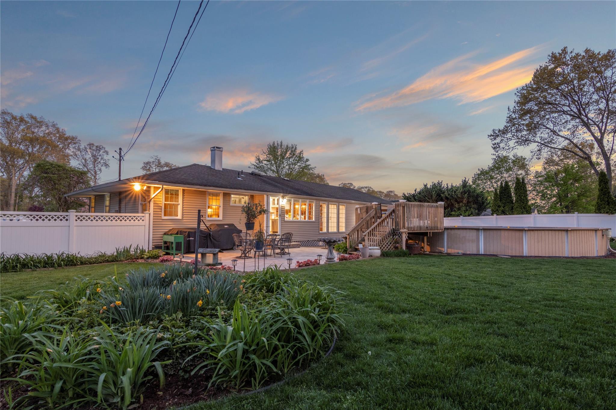 8 Raven Drive, Commack, New York image 32