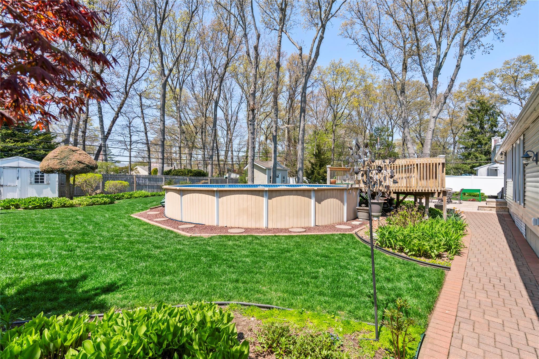 8 Raven Drive, Commack, New York image 28