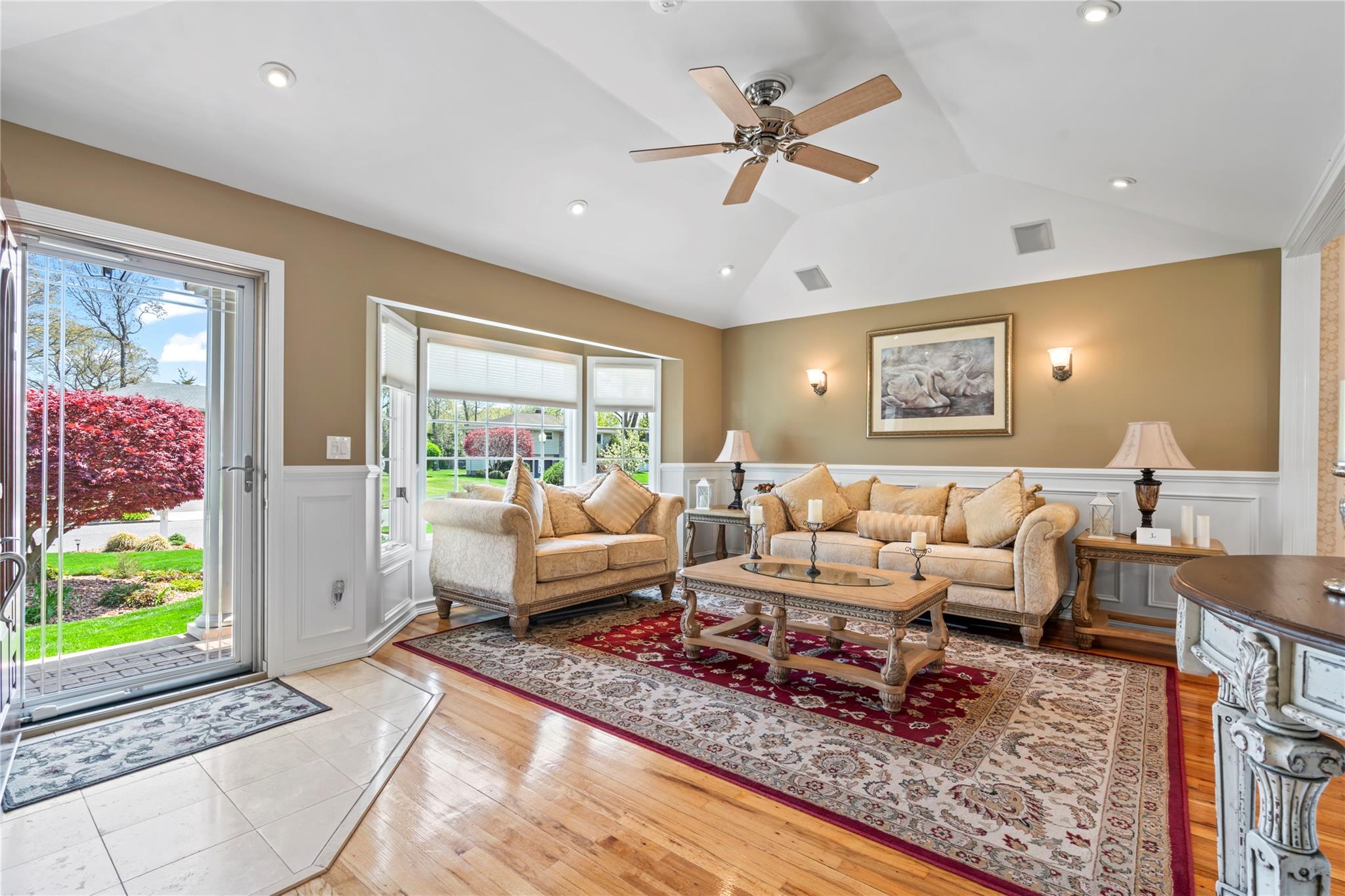 8 Raven Drive, Commack, New York image 6