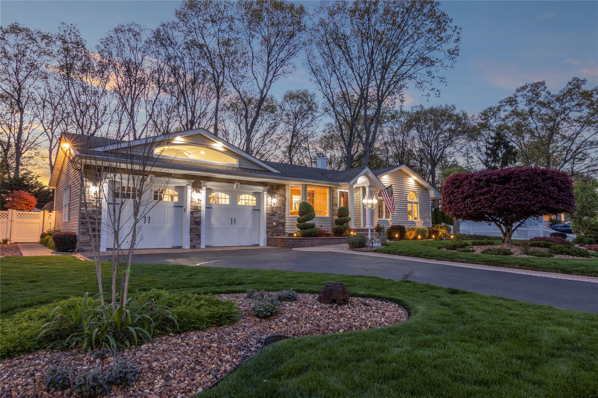 Property for Sale at Raven Drive, Commack, Hamptons, NY - Bedrooms: 3 
Bathrooms: 2  - $775,000