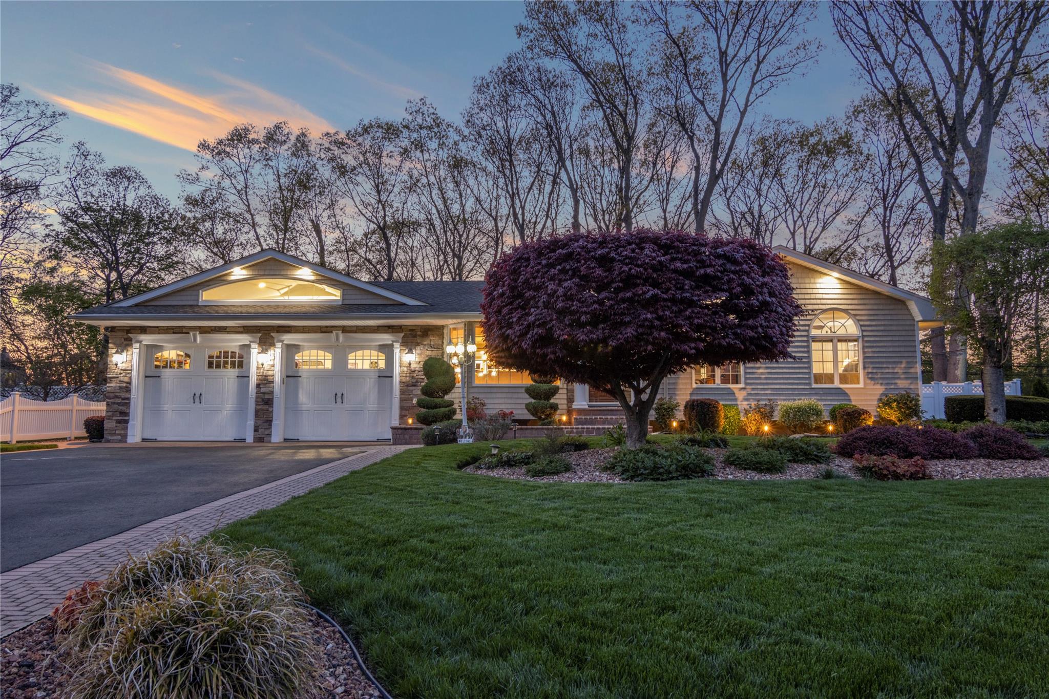 8 Raven Drive, Commack, New York image 33