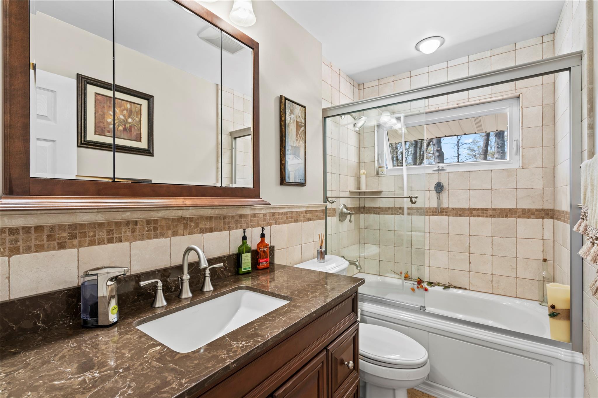 8 Raven Drive, Commack, New York image 18