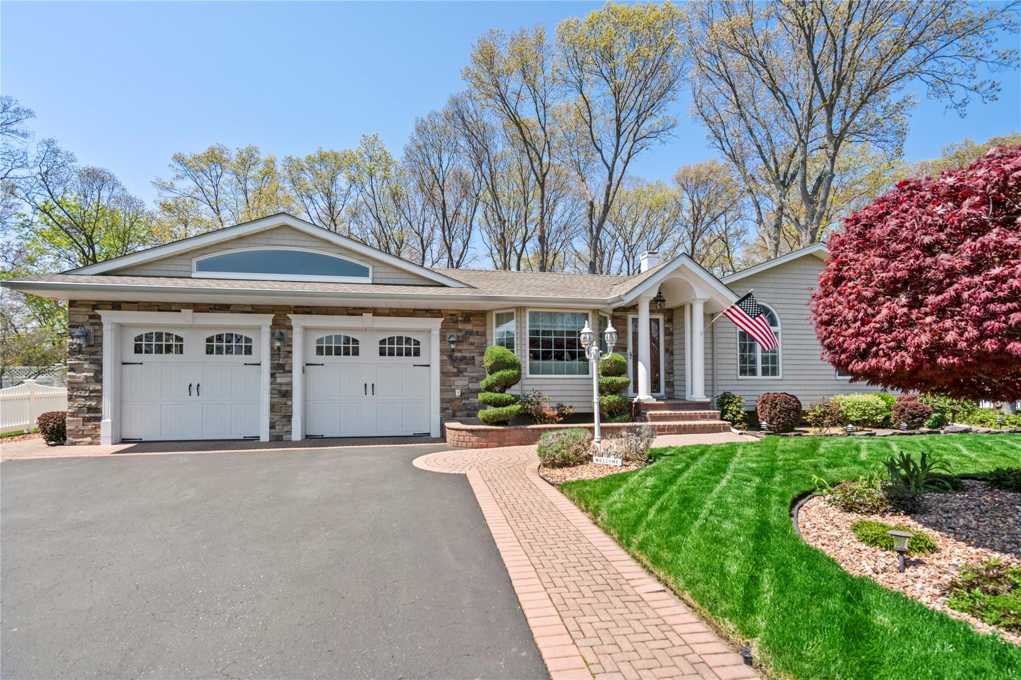 8 Raven Drive, Commack, New York image 5