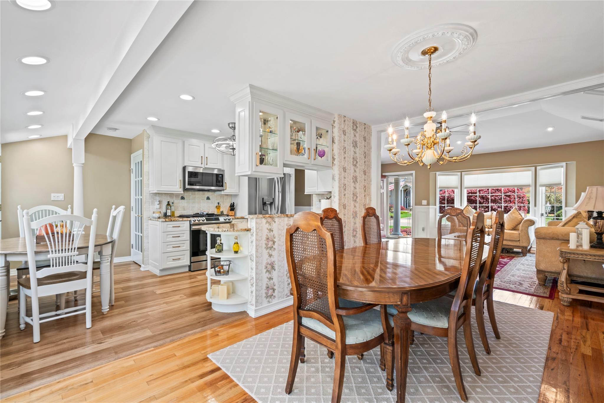 8 Raven Drive, Commack, New York image 11