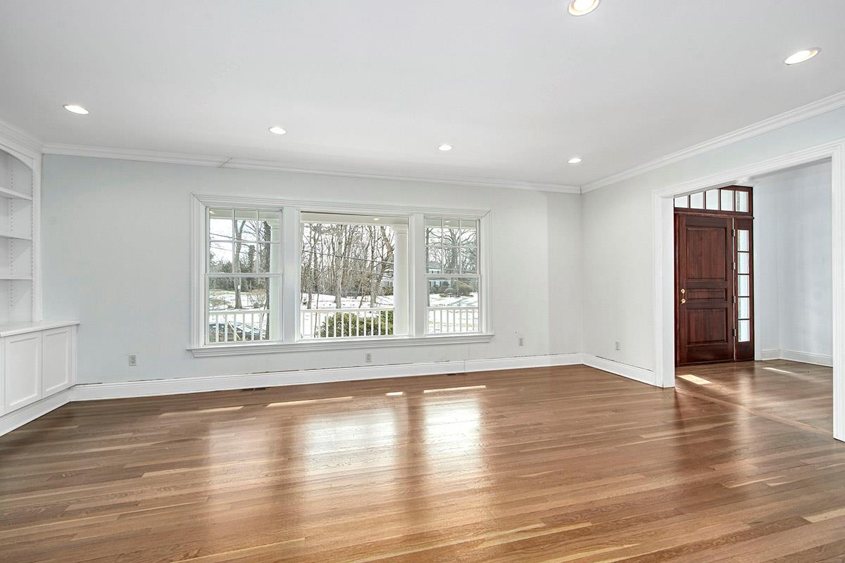8 Walden Lane, Rye, New York image 3