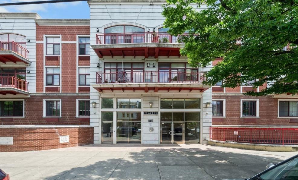 21st Avenue 3C, Astoria, Queens, NY - 1 Bedrooms  
1 Bathrooms  
3 Rooms - 