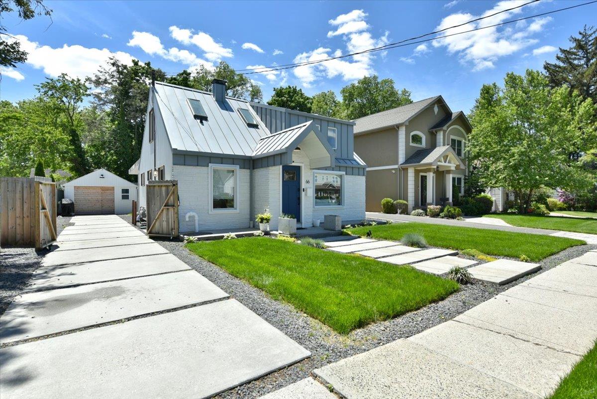 66 Harvard Street, Roslyn Heights, New York image 3