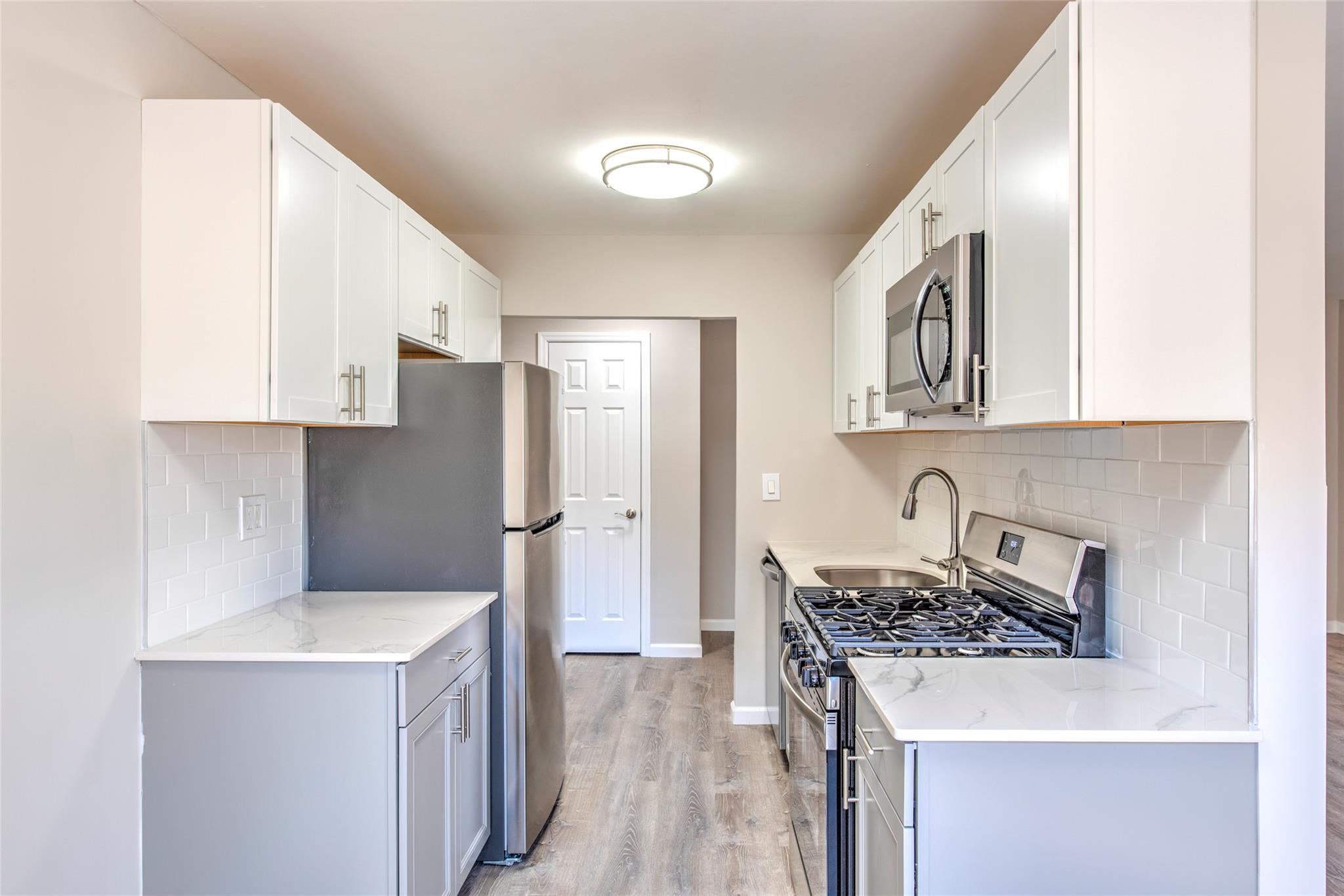 460 Old Town Road #23F, Port Jefferson Station, New York image 6