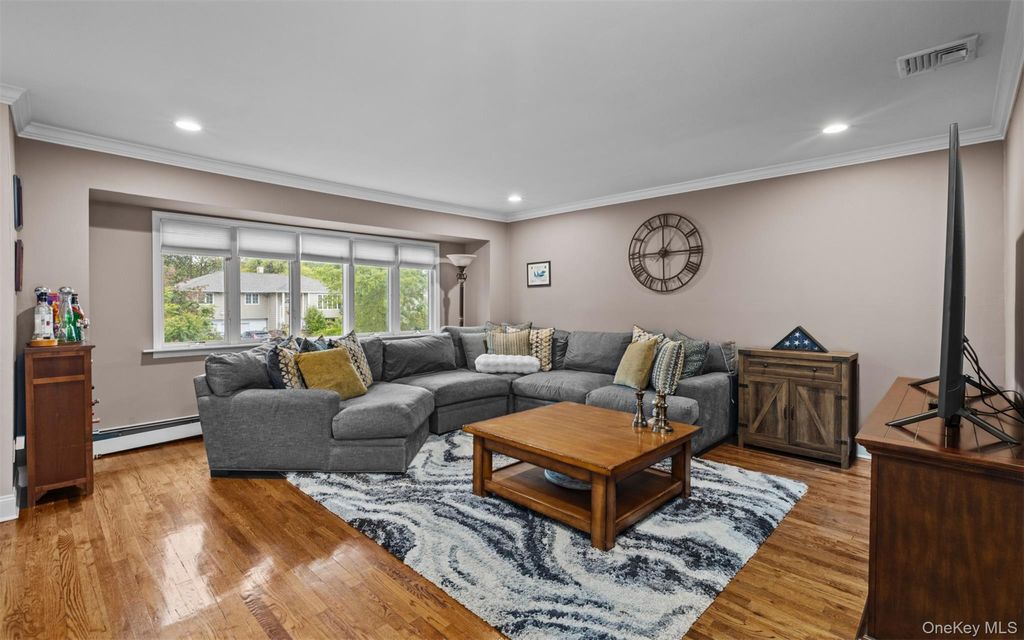 Photo of 3 Farmstead Road, Commack, NY 11725 (MLS # 922714)