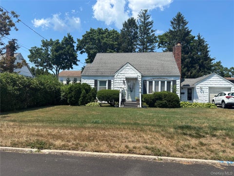 Homes For Sale - 85 Harris Street<br/> Patchogue, NY 11772