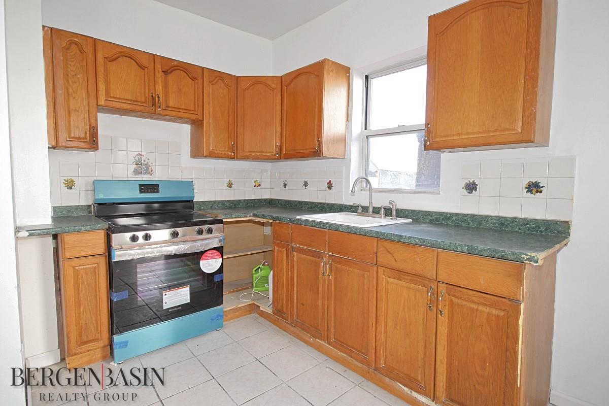 1372 E 94 Street, Brooklyn, New York image 22