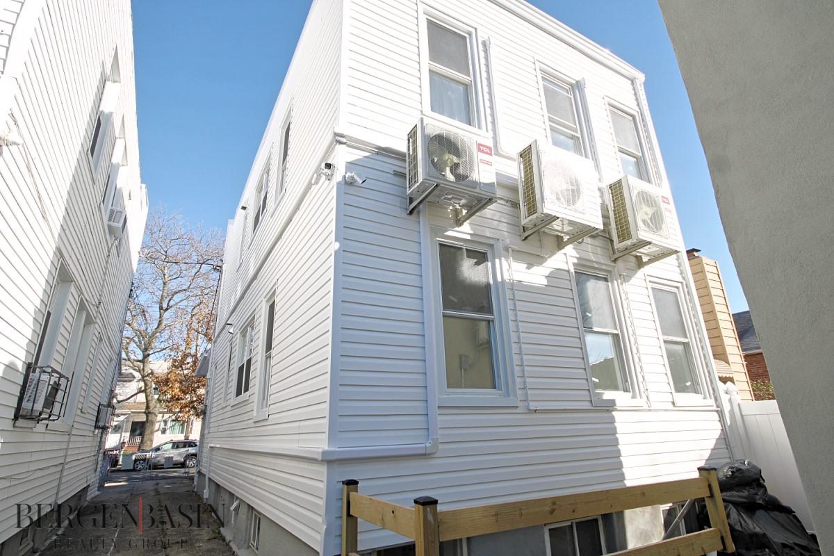 1372 E 94 Street, Brooklyn, New York image 3