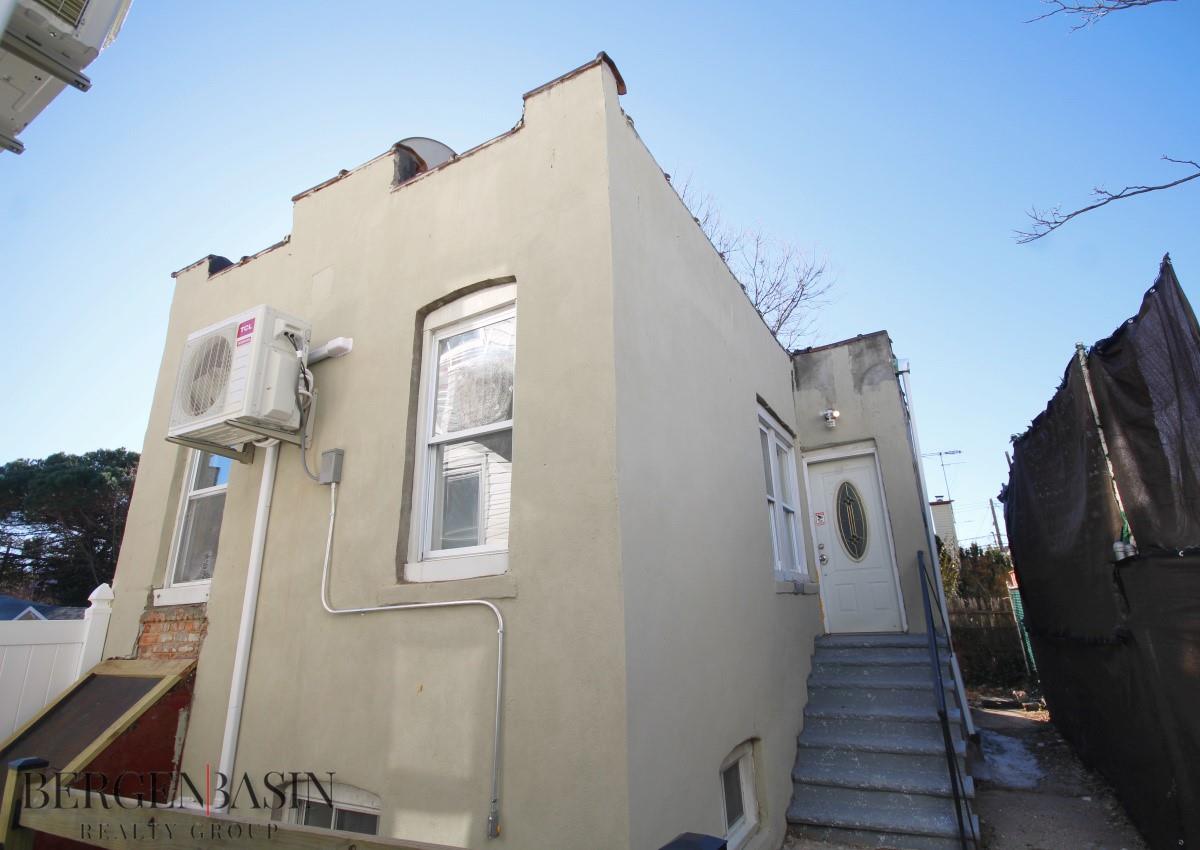 1372 E 94 Street, Brooklyn, New York image 4