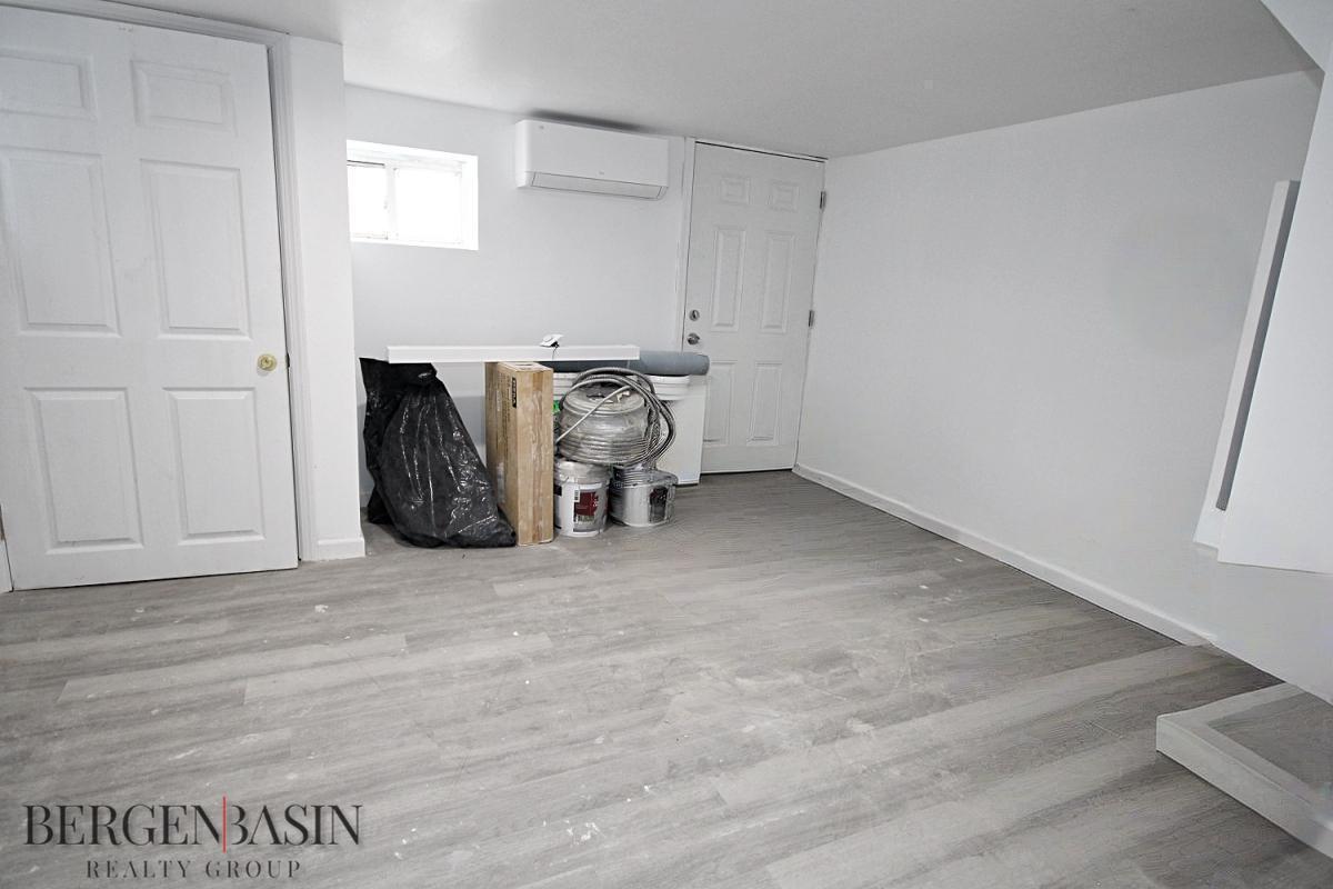 1372 E 94 Street, Brooklyn, New York image 24