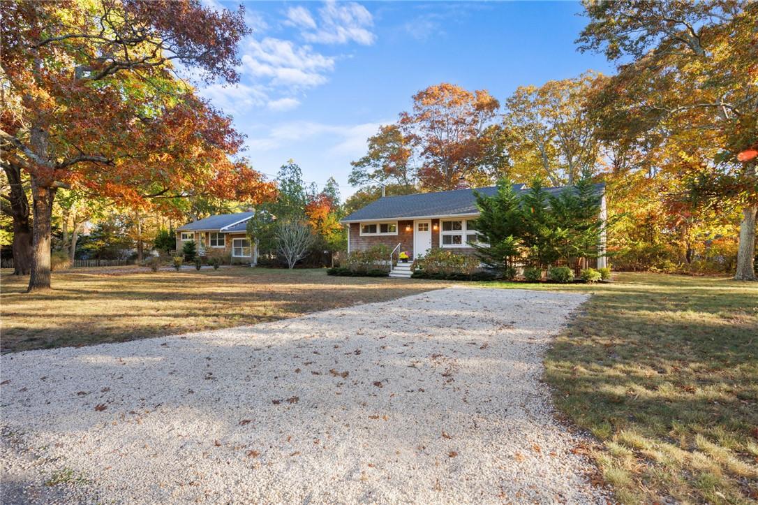 7 Palo Alto Drive, Hampton Bays, New York image 2