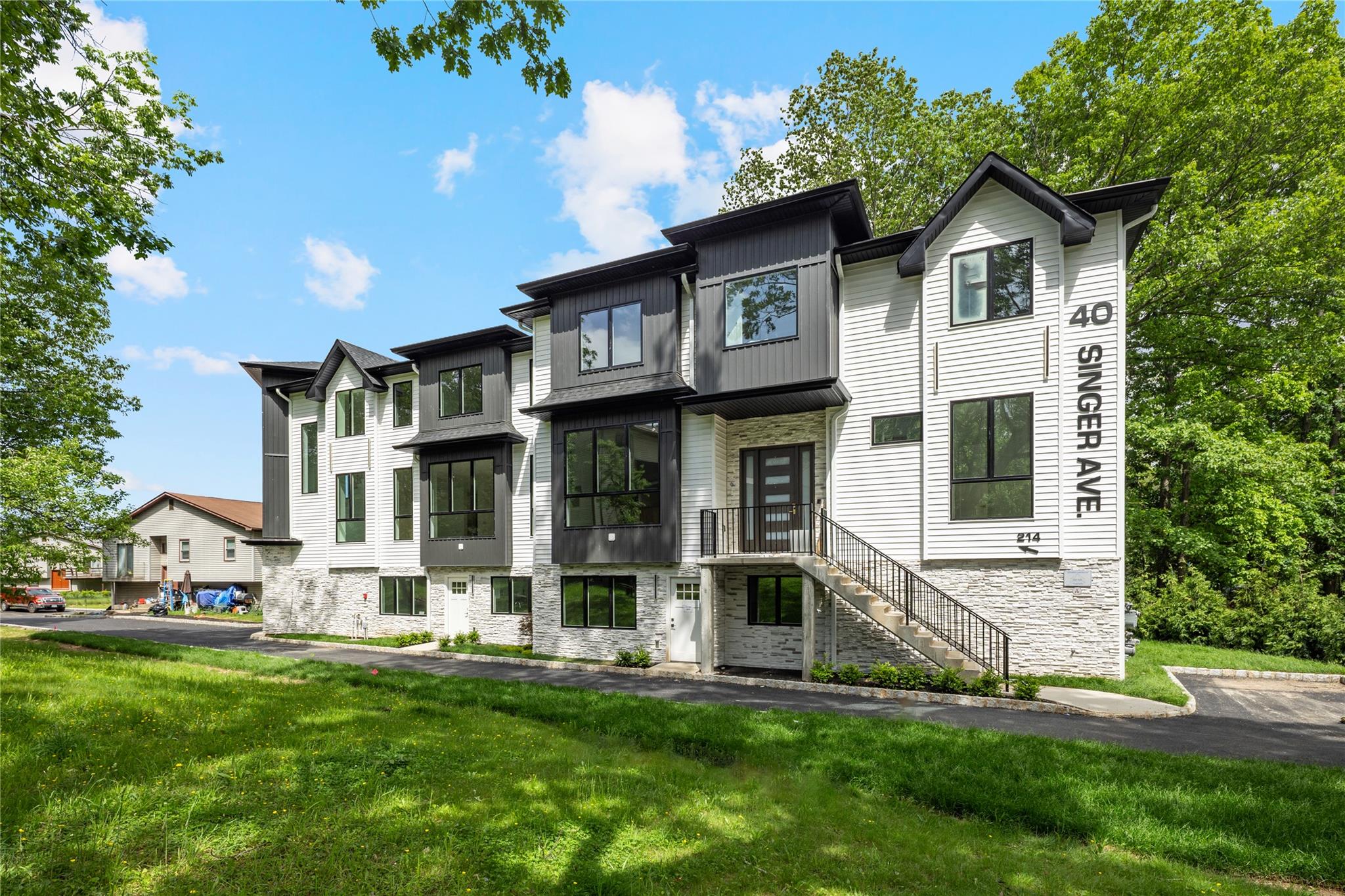 40 Singer Avenue #214, Spring Valley, New York image 2