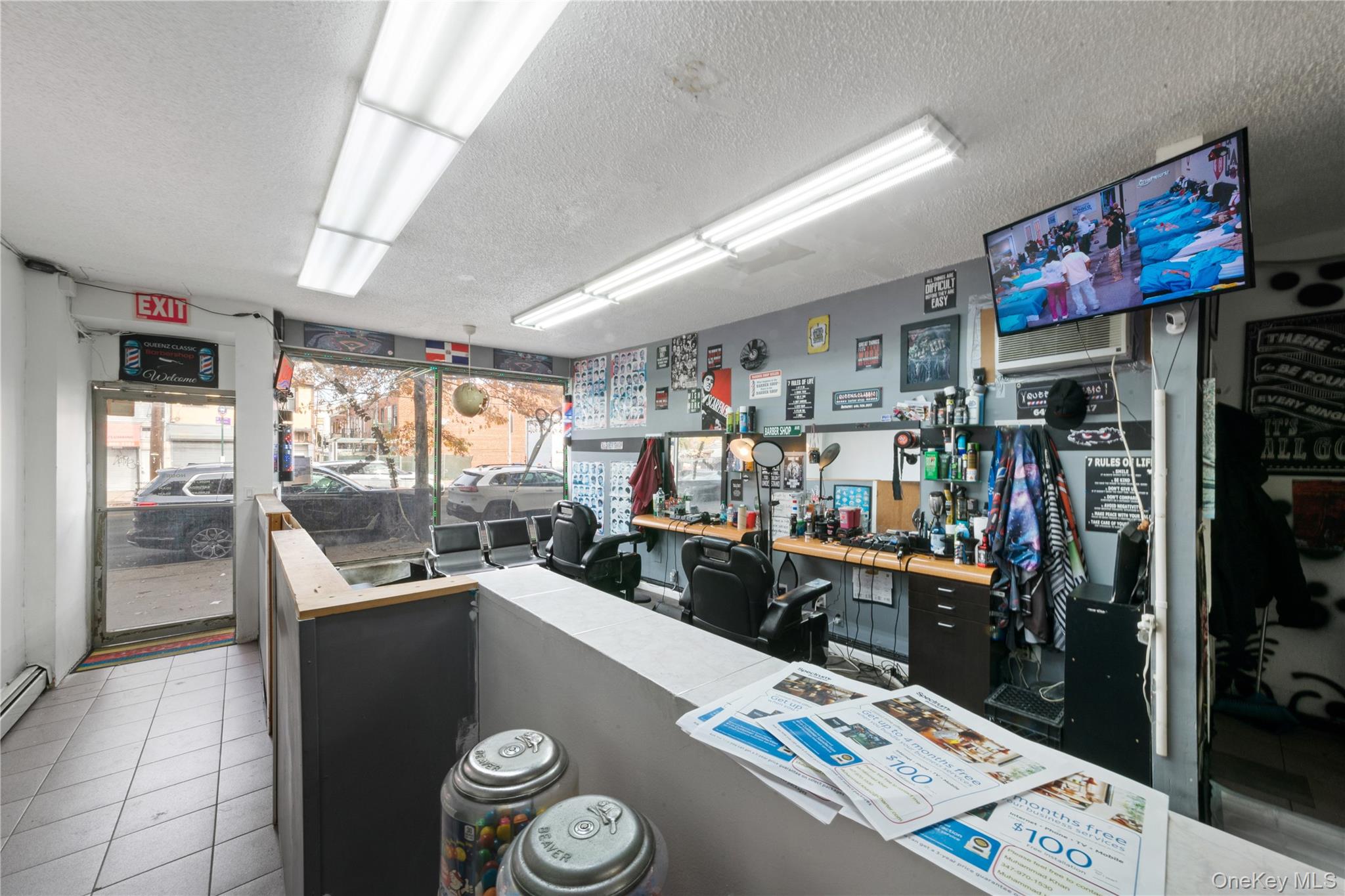 22022 Hempstead Avenue