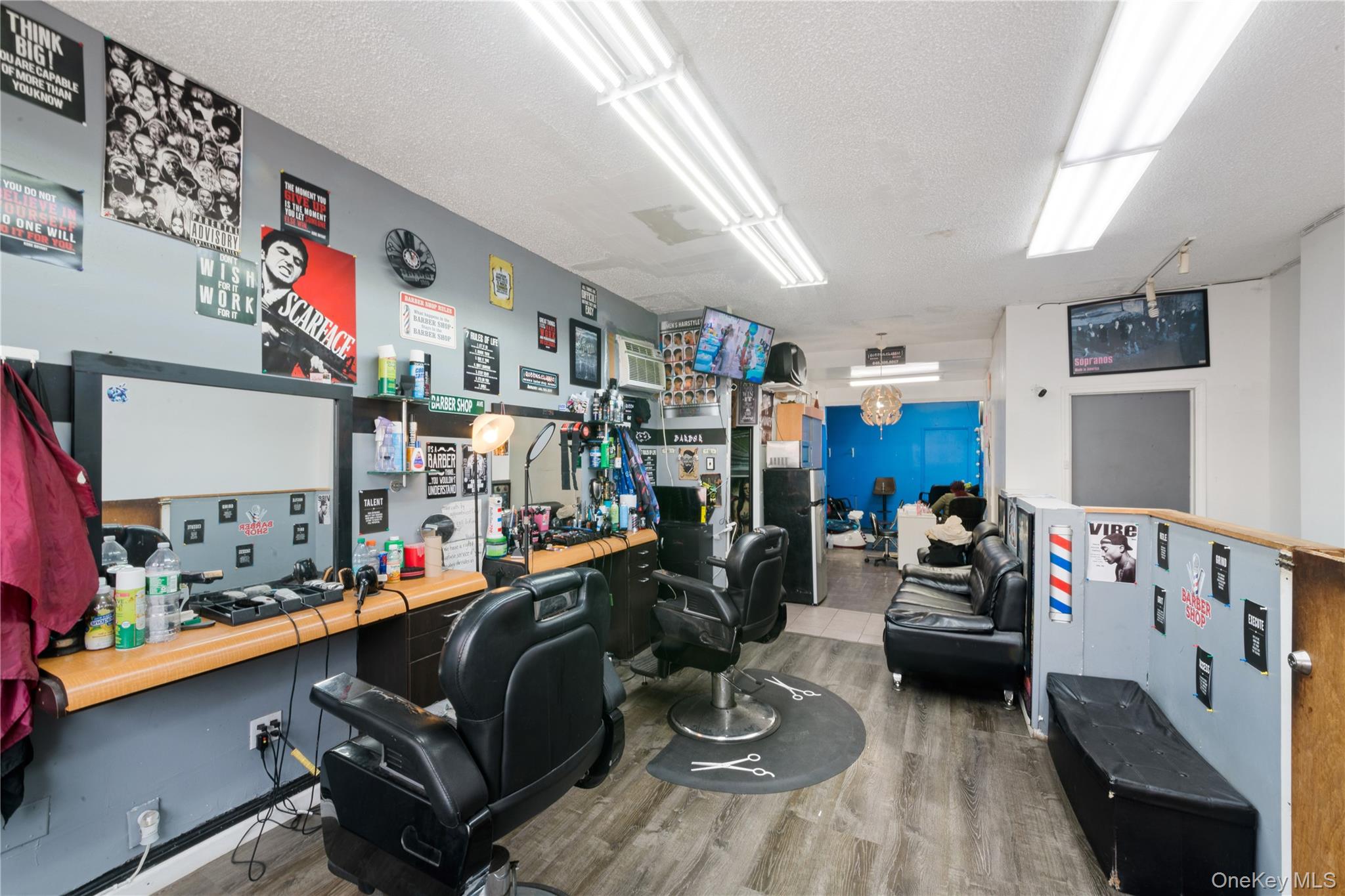 22022 Hempstead Avenue