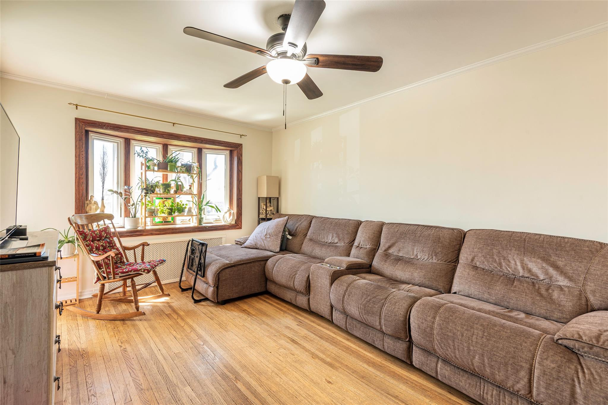 246-31 87 Avenue, Bellerose, New York image 2