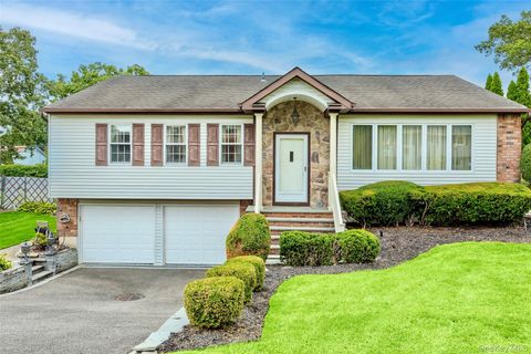 Photo of 3 Louis Place, Nesconset, NY 11767 (MLS # 920628)