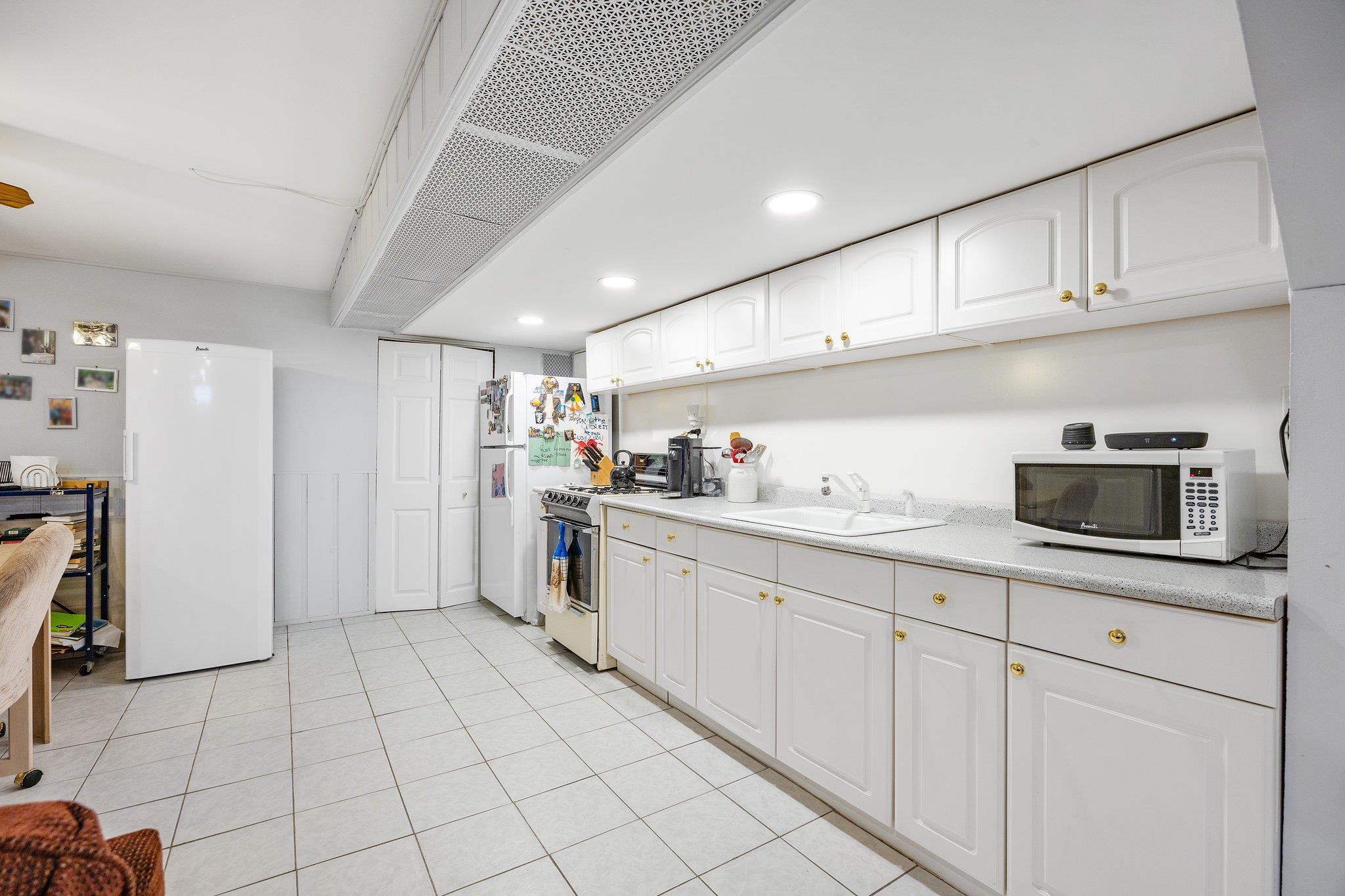 64-30 73rd Place, Middle Village, New York image 20