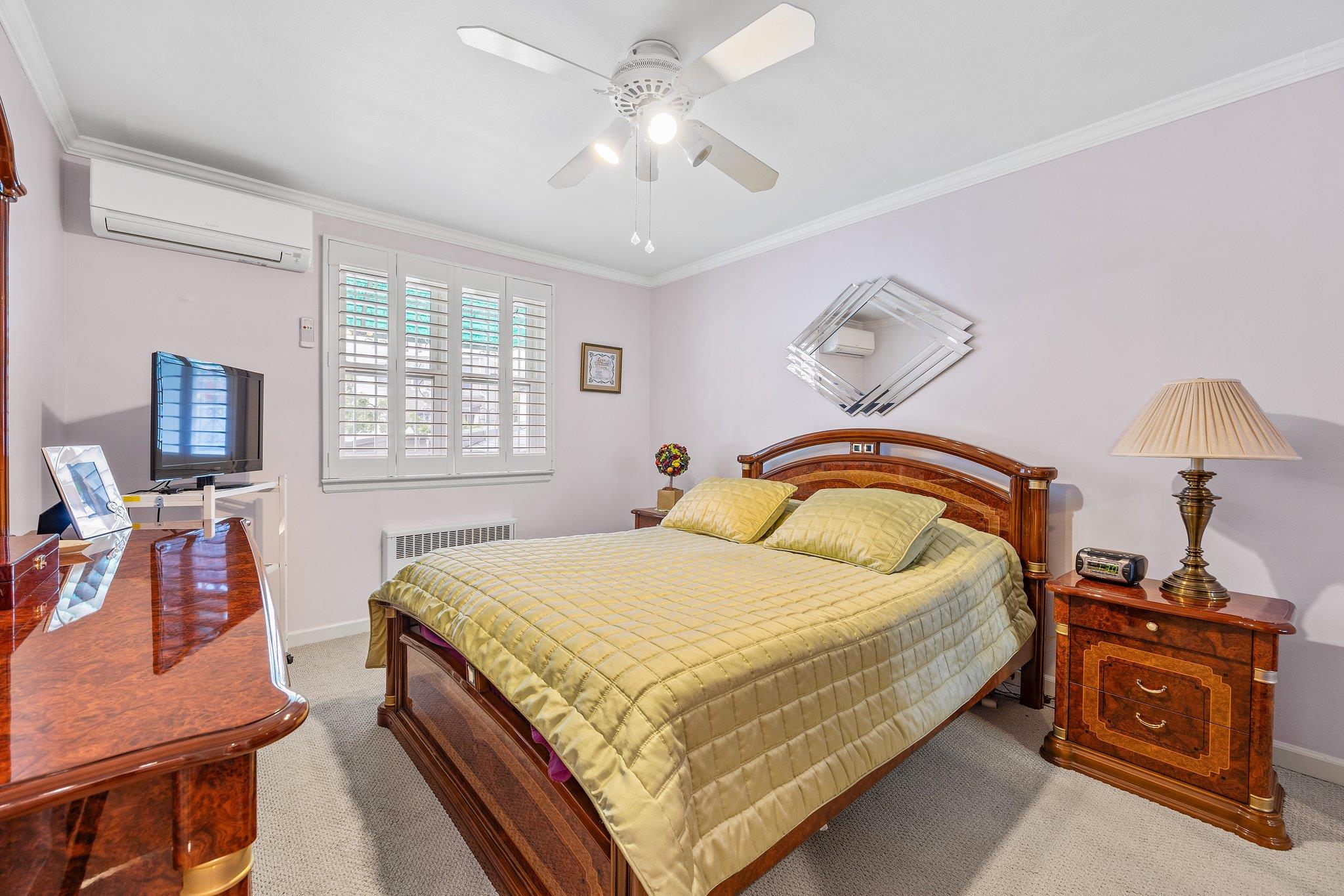 64-30 73rd Place, Middle Village, New York image 12