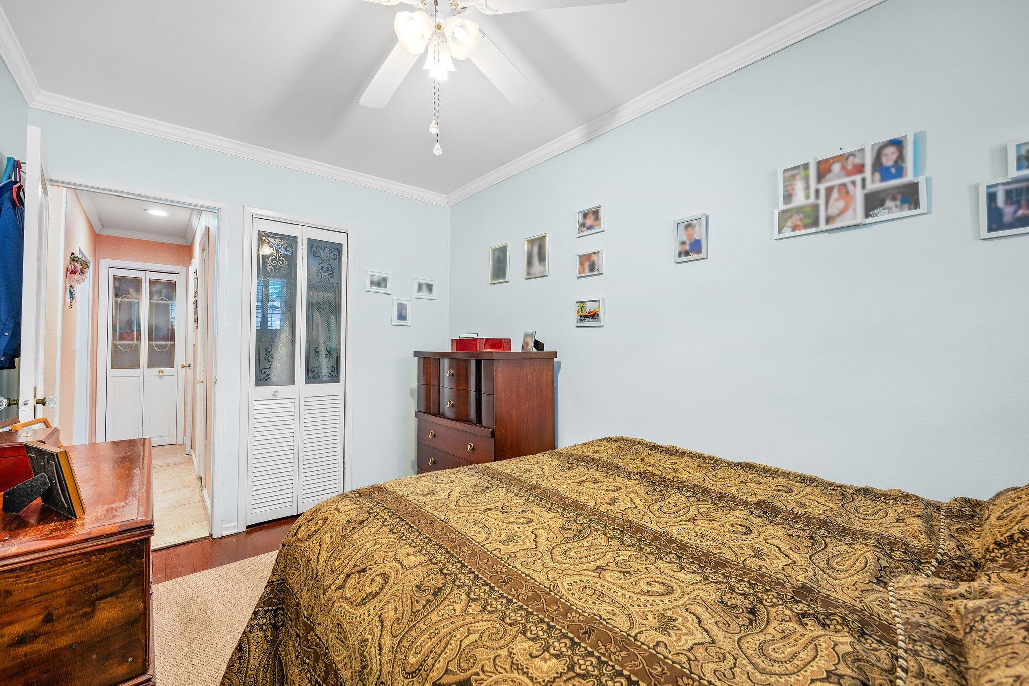 64-30 73rd Place, Middle Village, New York image 15