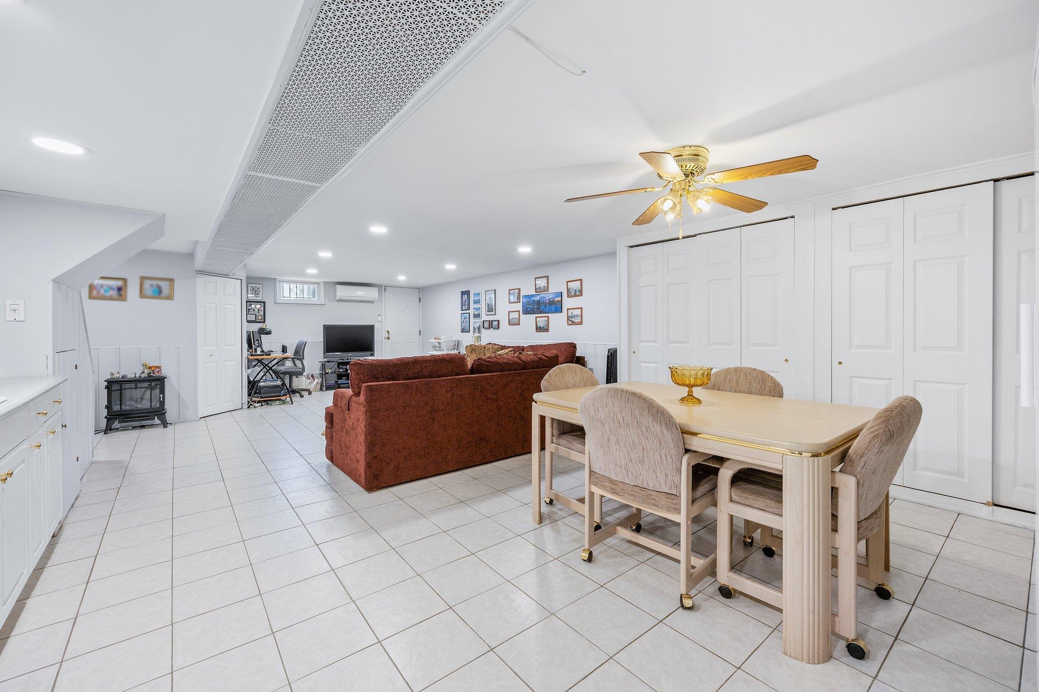 64-30 73rd Place, Middle Village, New York image 18