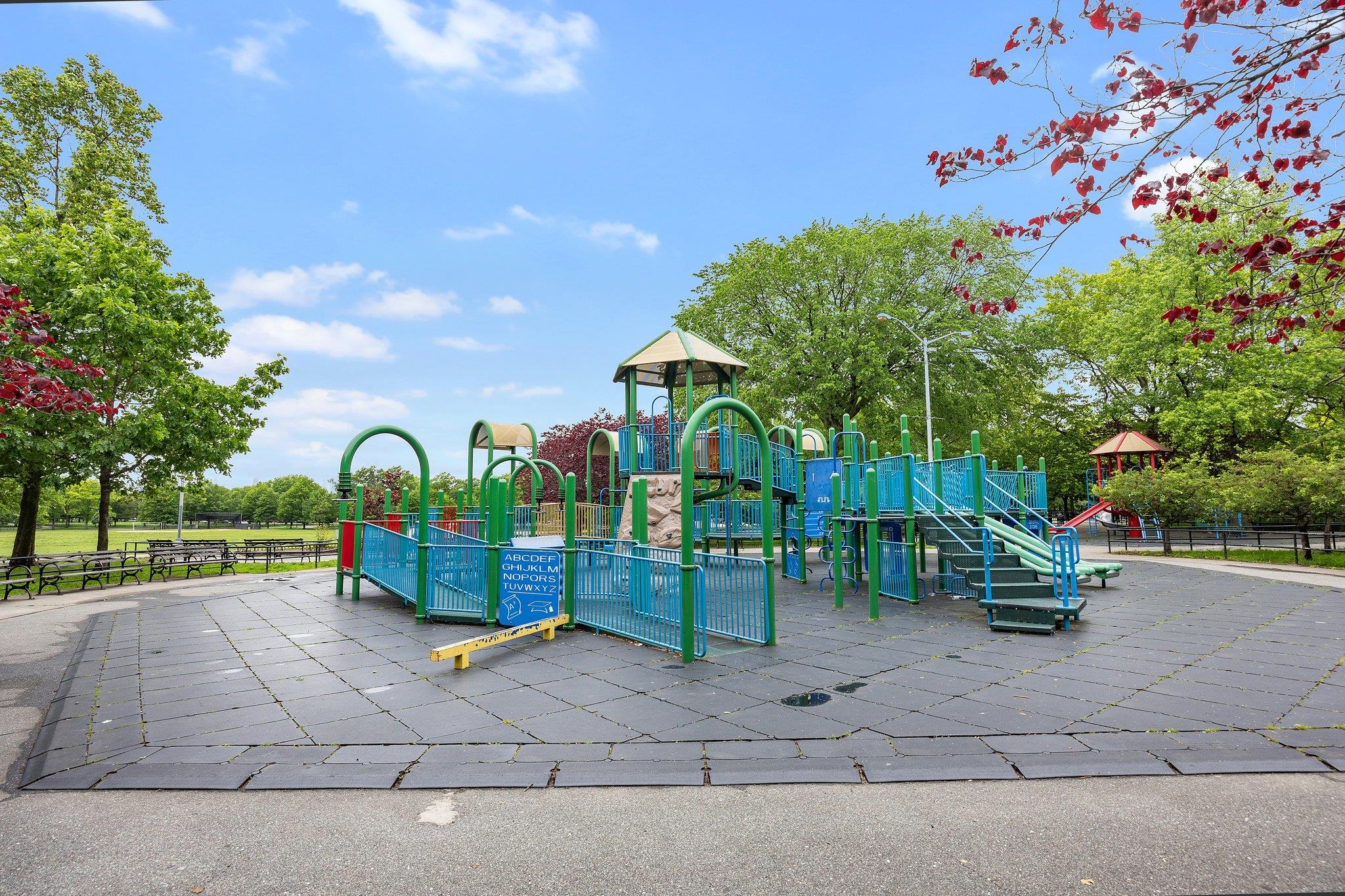 64-30 73rd Place, Middle Village, New York image 25