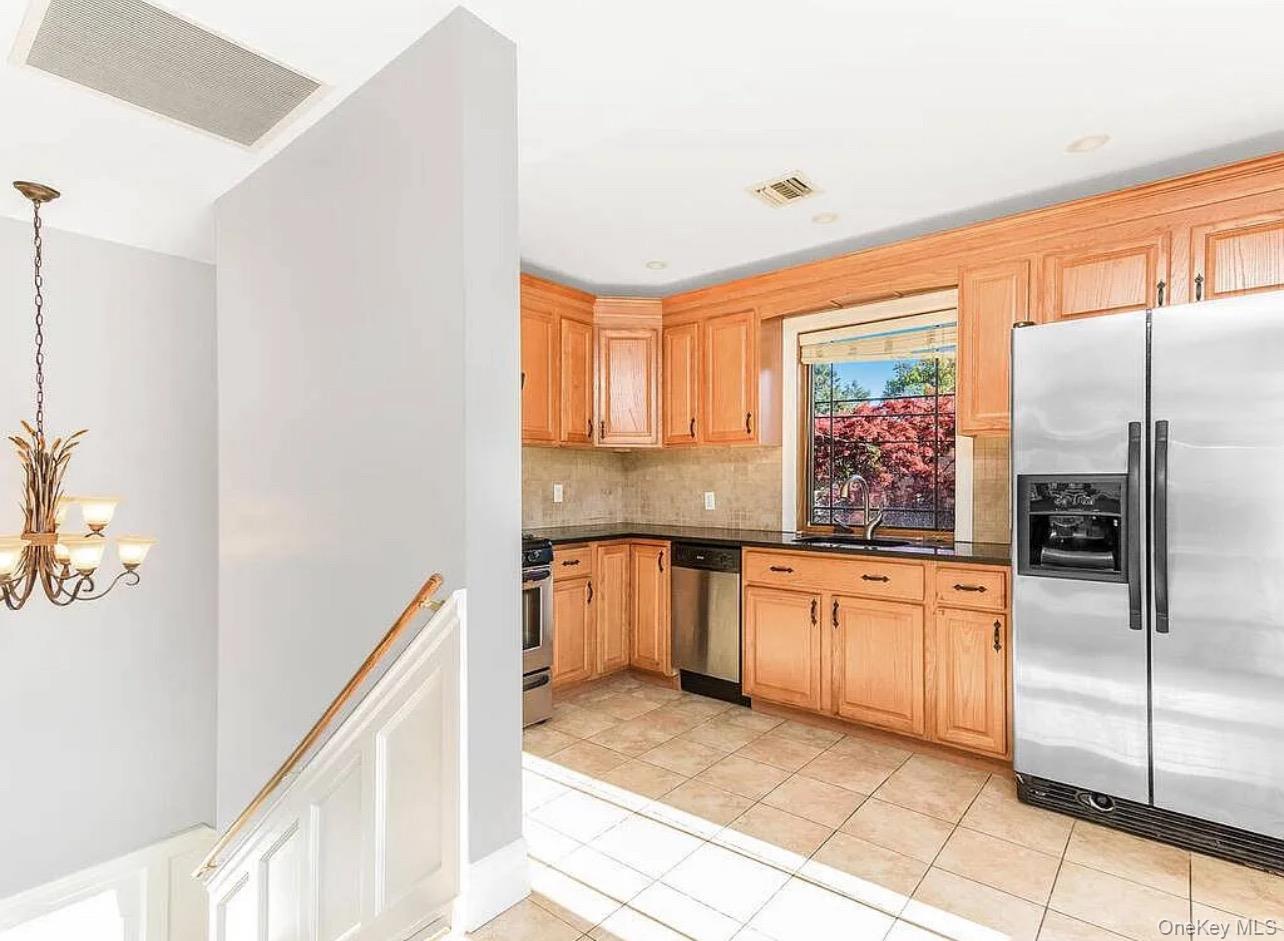 113 Maple Place 2nd Floor