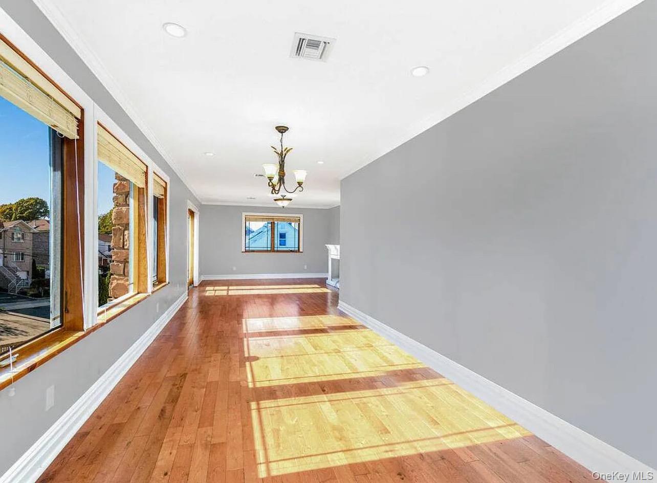 113 Maple Place 2nd Floor