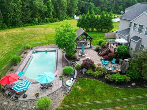 102 Luthien Forest Road Rock Tavern NY 12553