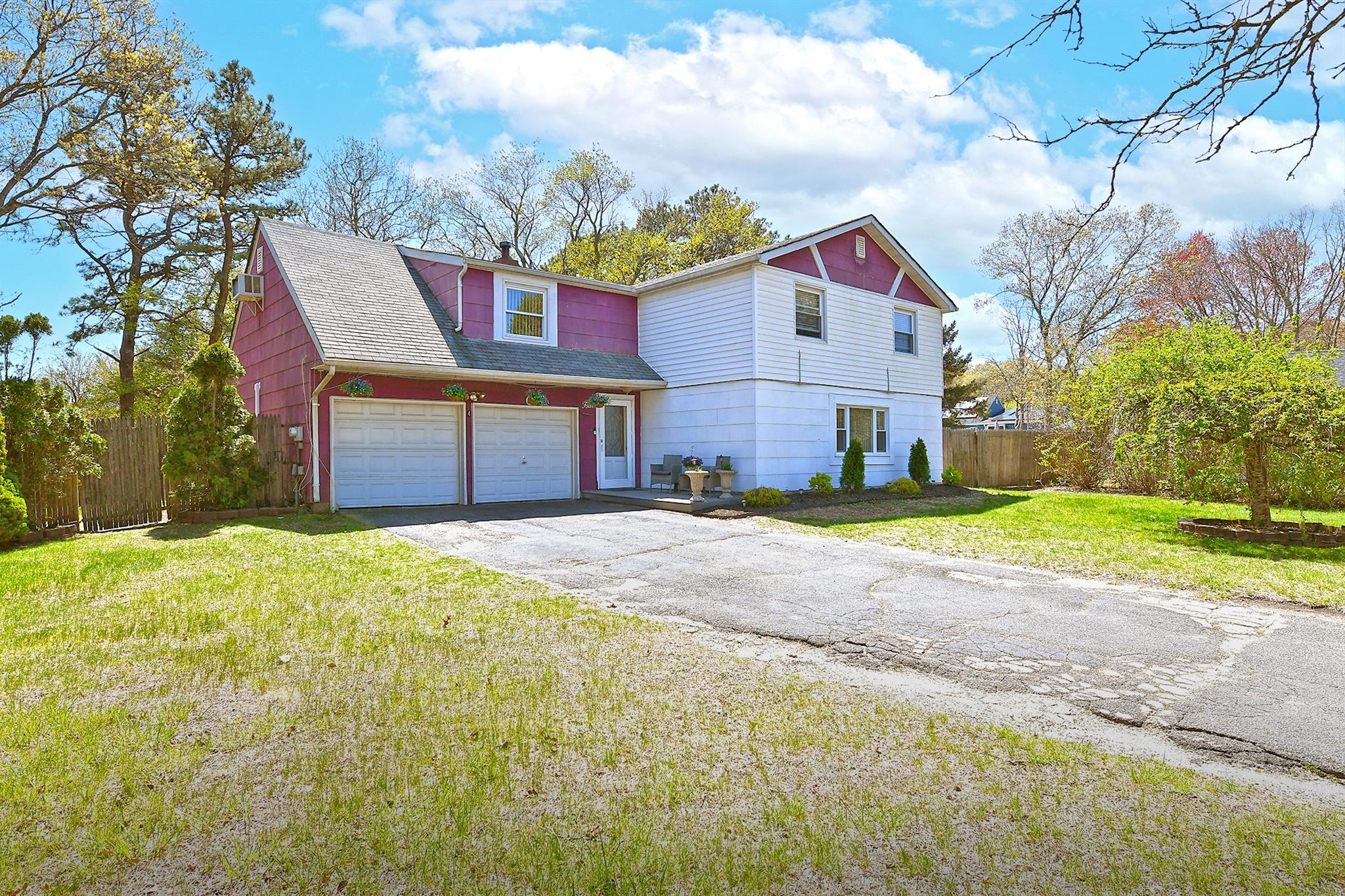 4 Split Pine Circle, Medford, New York image 2