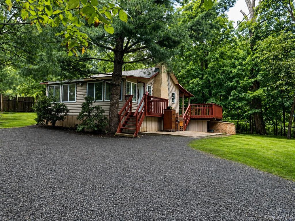 Photo of 10 Lookout Trail, Monroe, NY 10950 (MLS # 990914)