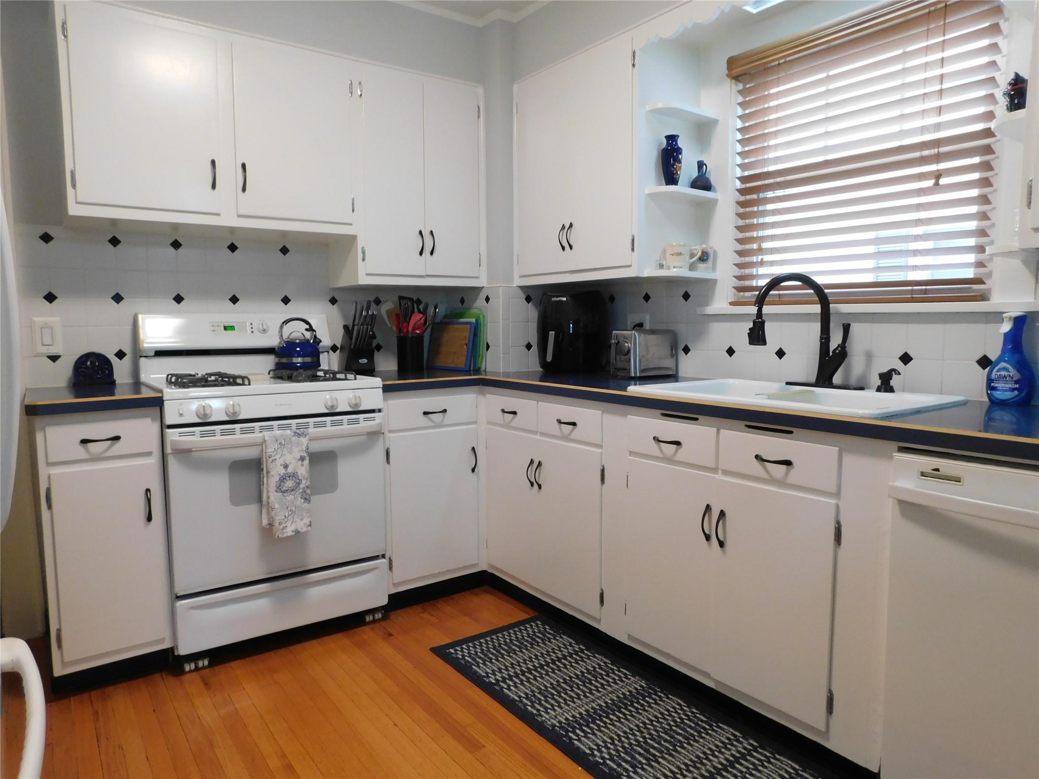 17 Roosevelt Place, Newburgh, New York image 15