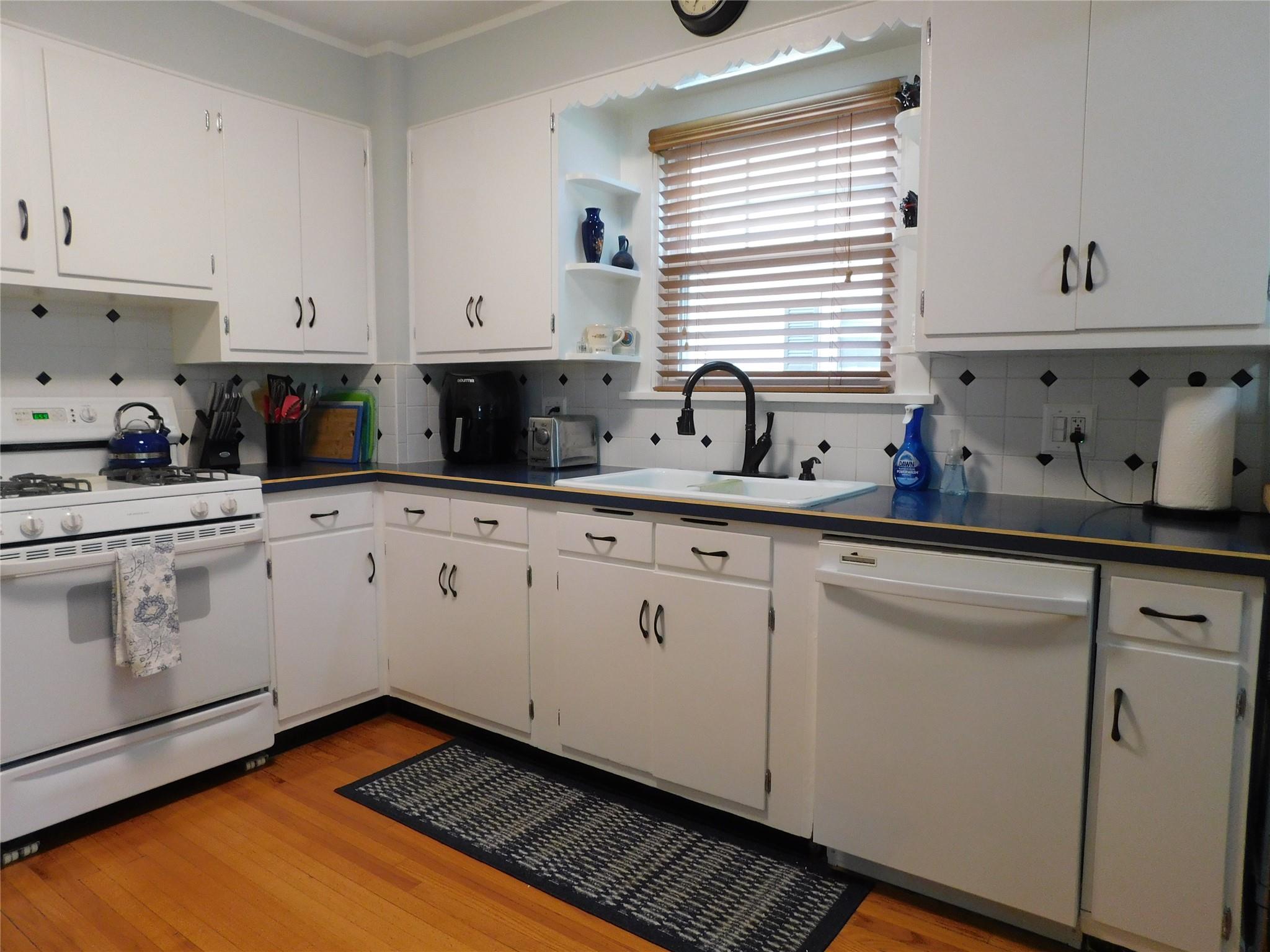 17 Roosevelt Place, Newburgh, New York image 13