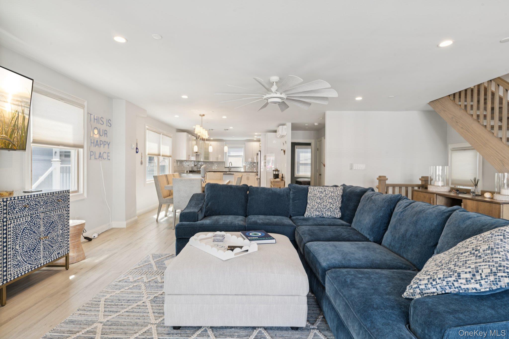 Long Beach, New York 11561, United States, 4 Bedrooms Bedrooms, ,3 BathroomsBathrooms,Residential,Active,196642