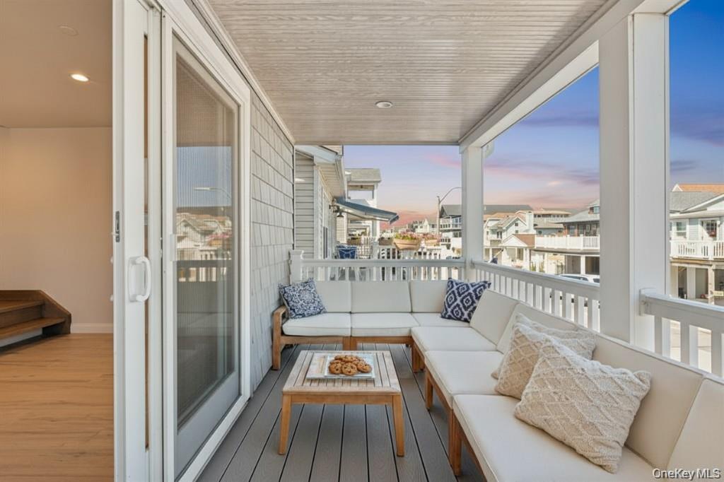 Long Beach, New York 11561, United States, 4 Bedrooms Bedrooms, ,3 BathroomsBathrooms,Residential,Active,196642