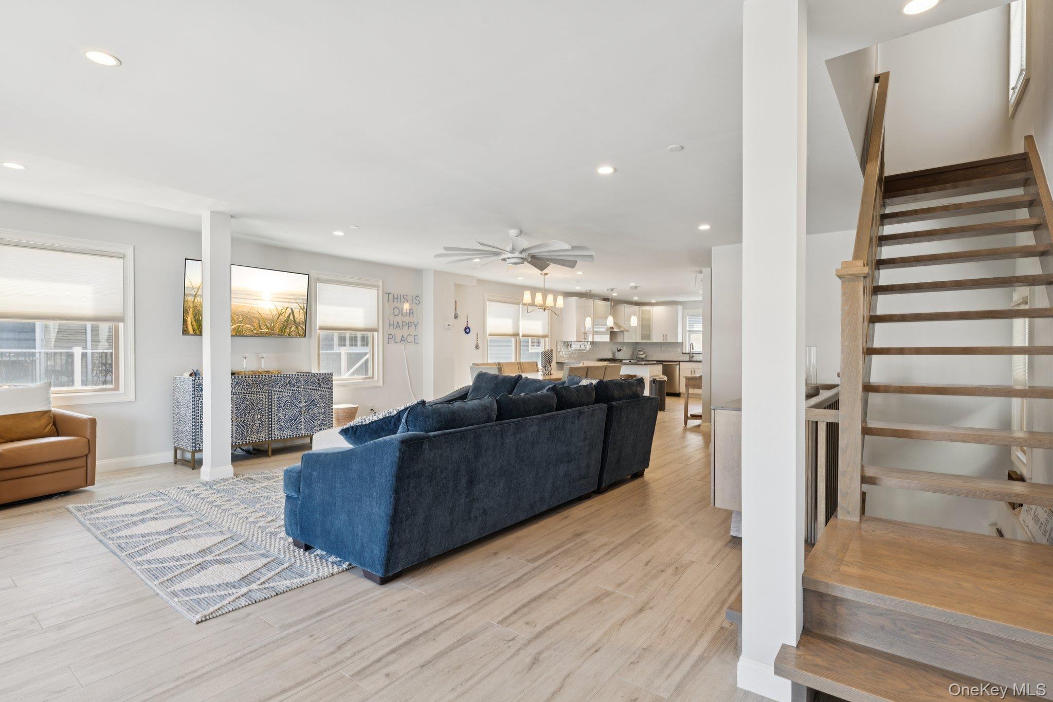 Long Beach, New York 11561, United States, 4 Bedrooms Bedrooms, ,3 BathroomsBathrooms,Residential,Active,196642