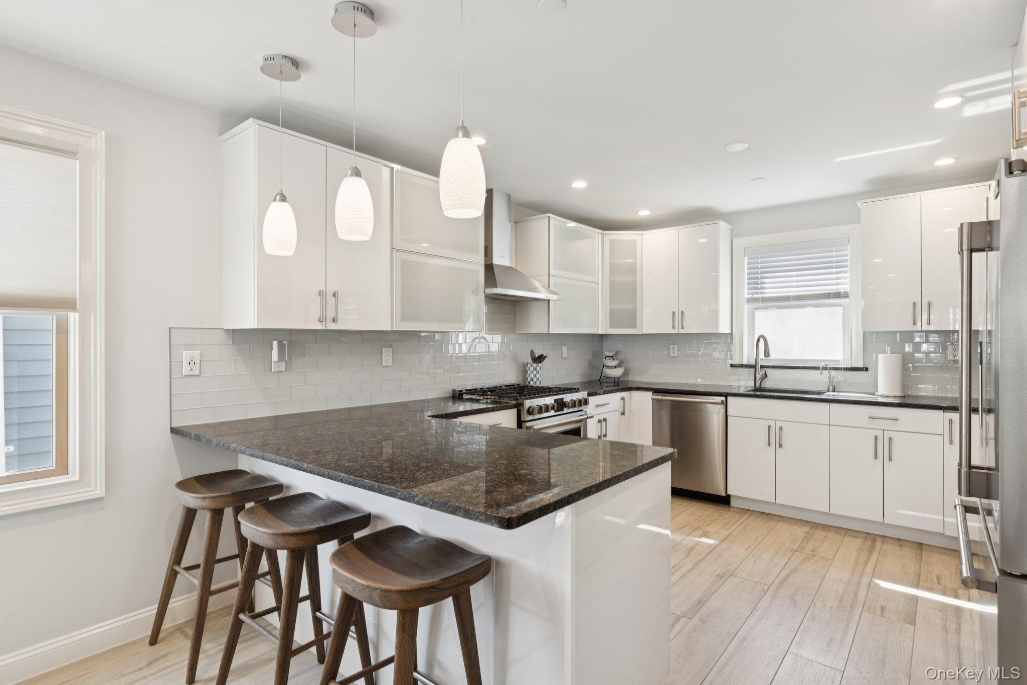 Long Beach, New York 11561, United States, 4 Bedrooms Bedrooms, ,3 BathroomsBathrooms,Residential,Active,196642