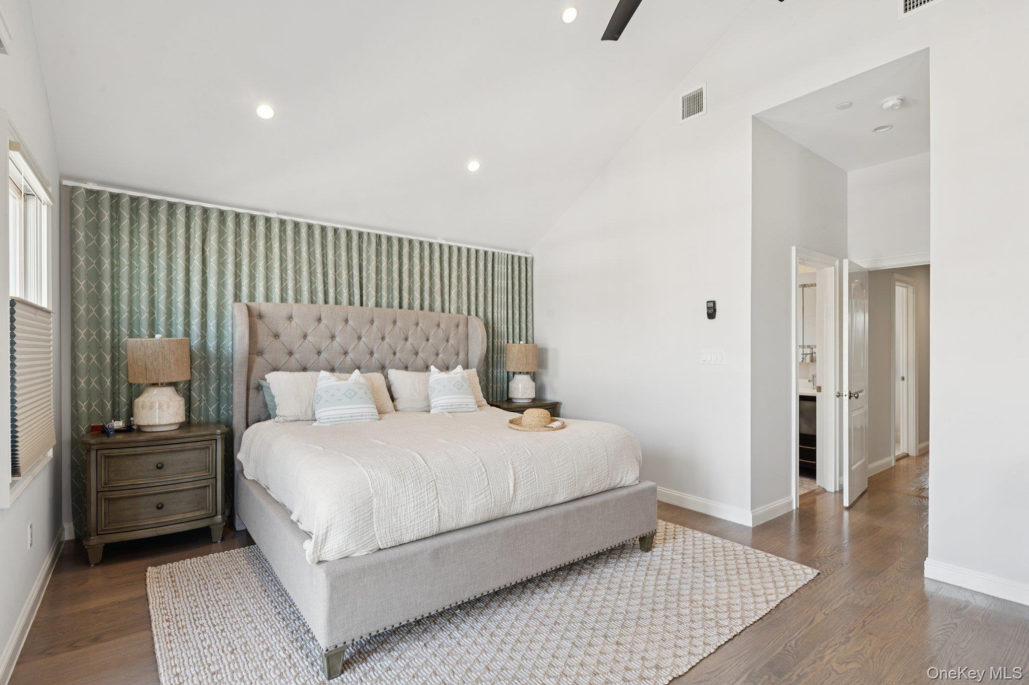 Long Beach, New York 11561, United States, 4 Bedrooms Bedrooms, ,3 BathroomsBathrooms,Residential,Active,196642