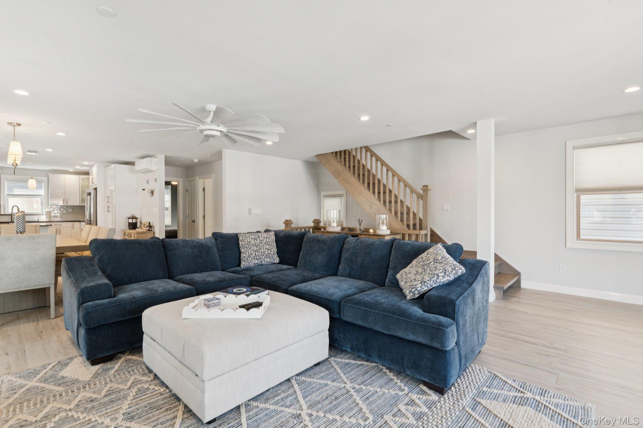 Long Beach, New York 11561, United States, 4 Bedrooms Bedrooms, ,3 BathroomsBathrooms,Residential,Active,196642