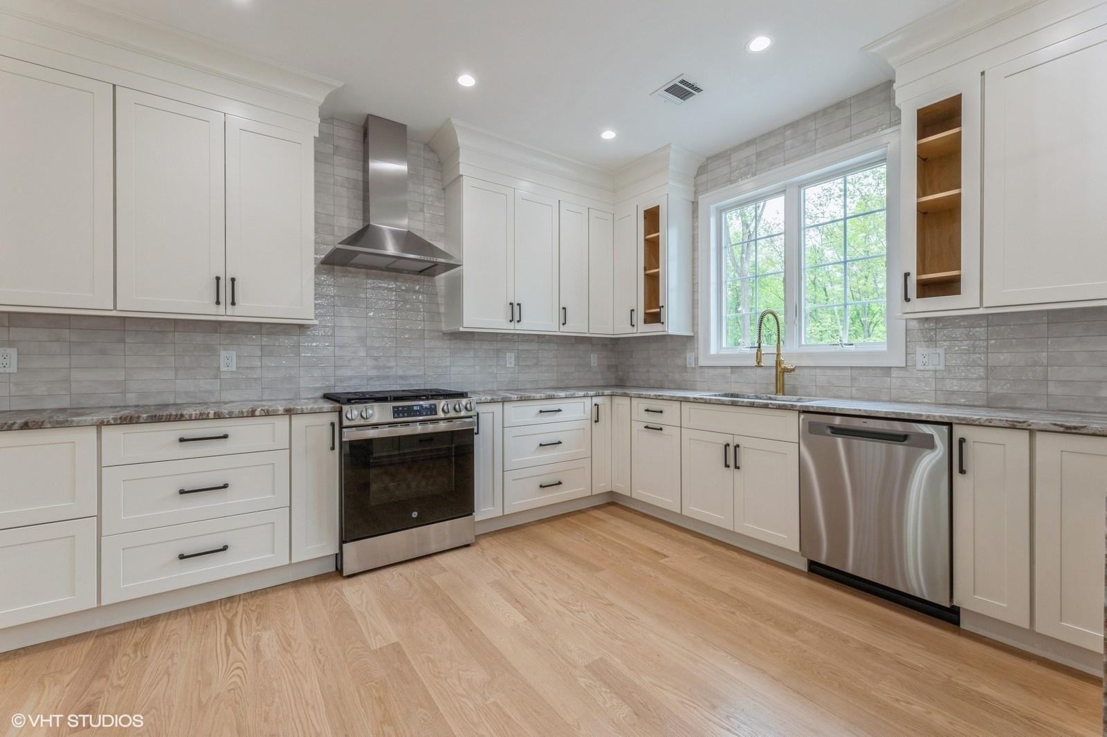 6 Reina Court, Valley Cottage, New York image 11